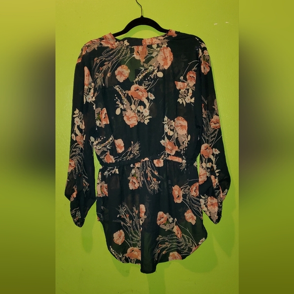 Navy Flower Top - Picture 2 of 8